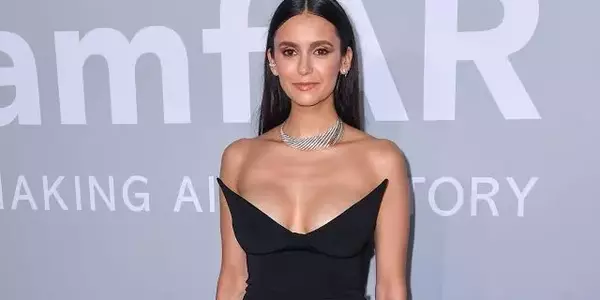 Nina Dobrev Height